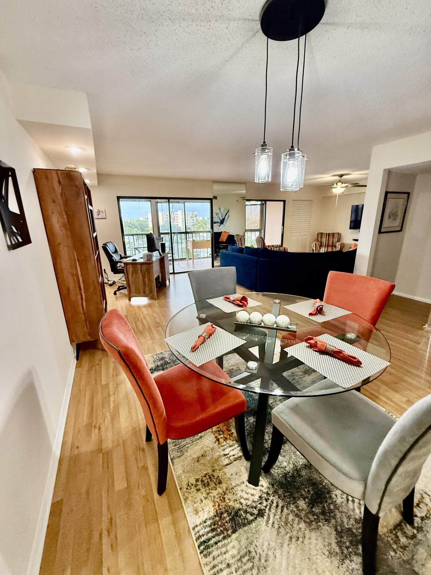 HUNTINGTON TOWERS CONDO - Residential