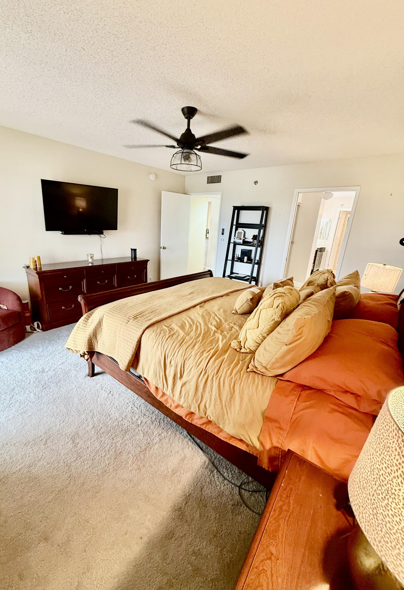 HUNTINGTON TOWERS CONDO - Residential