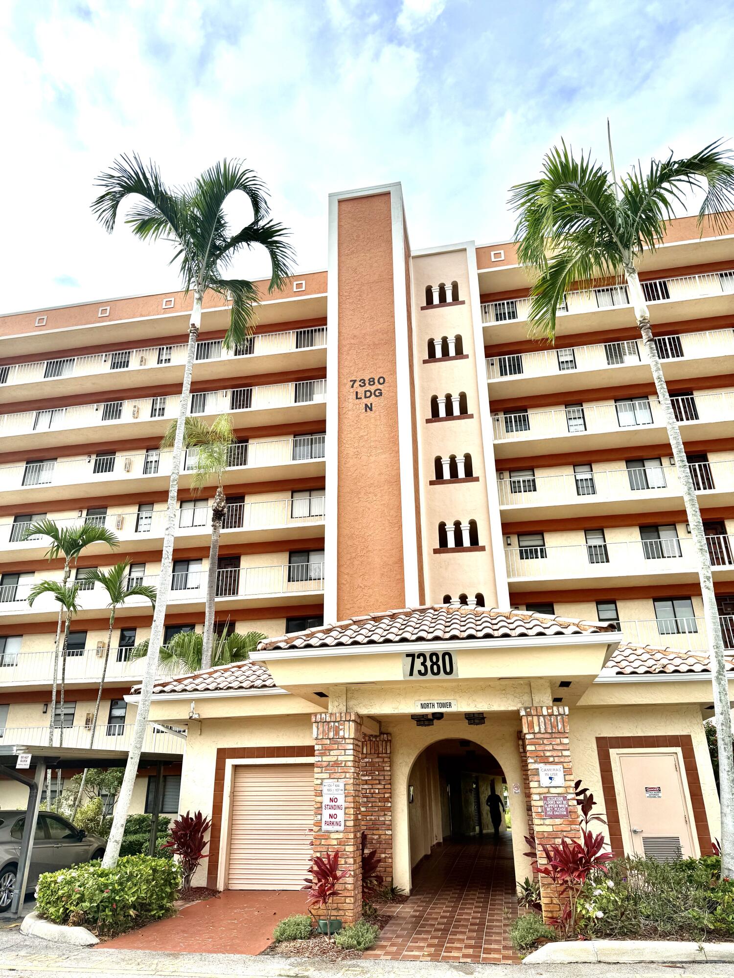 HUNTINGTON TOWERS CONDO - Residential