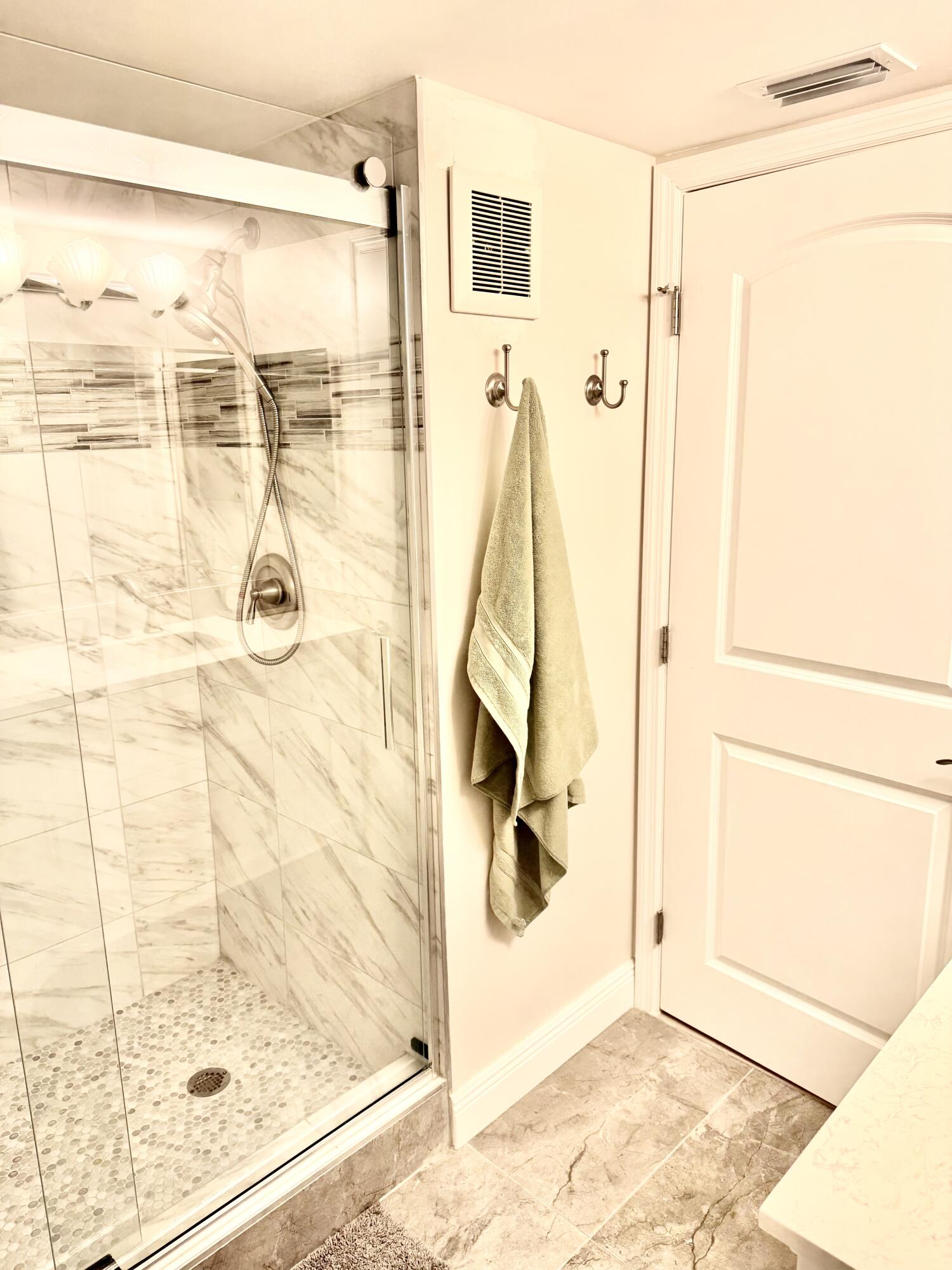 HUNTINGTON TOWERS CONDO - Residential