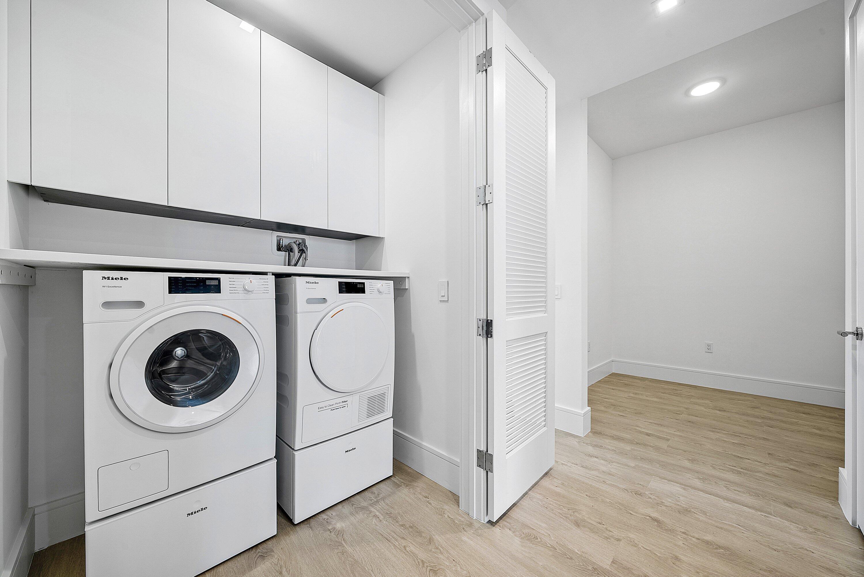 NAUTILUS 220 CONDO - Residential