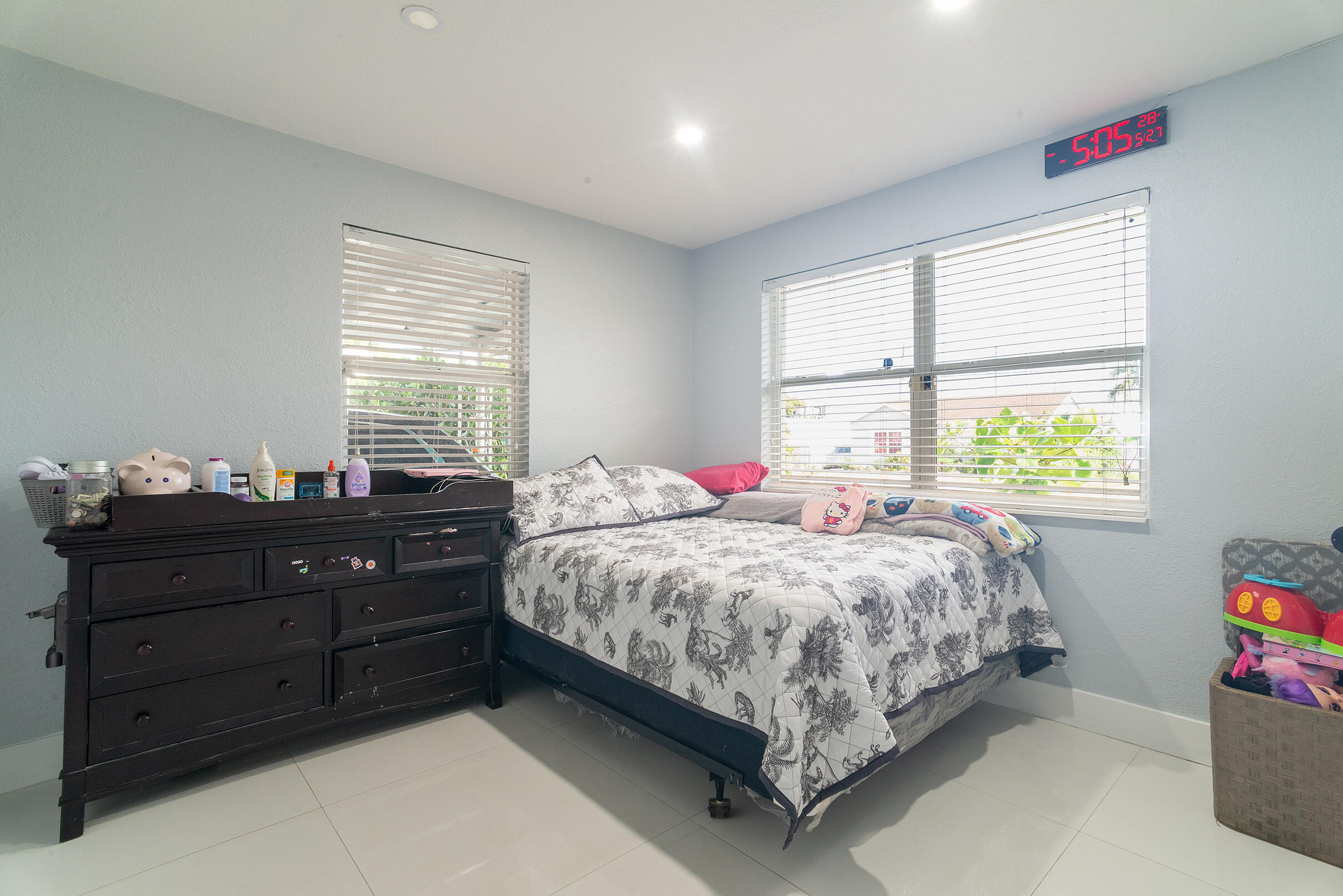 WORTHMORE PARK - Residential
