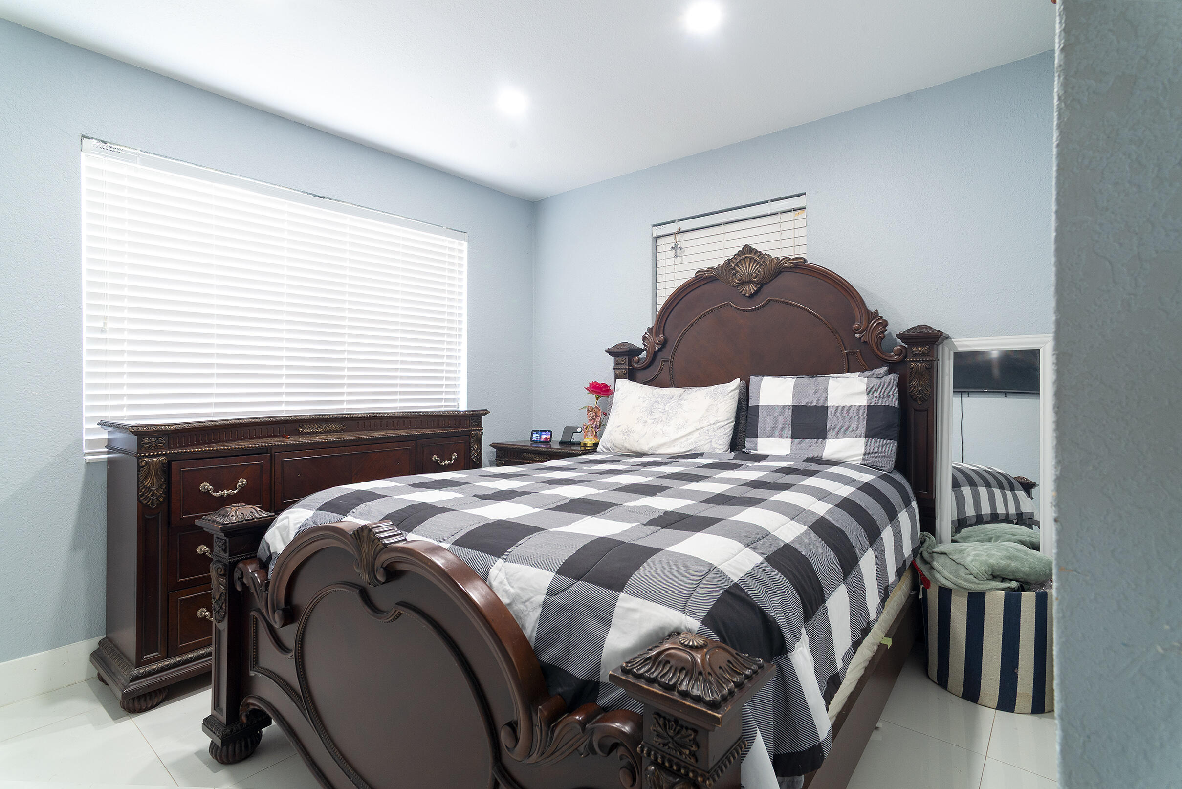 WORTHMORE PARK - Residential
