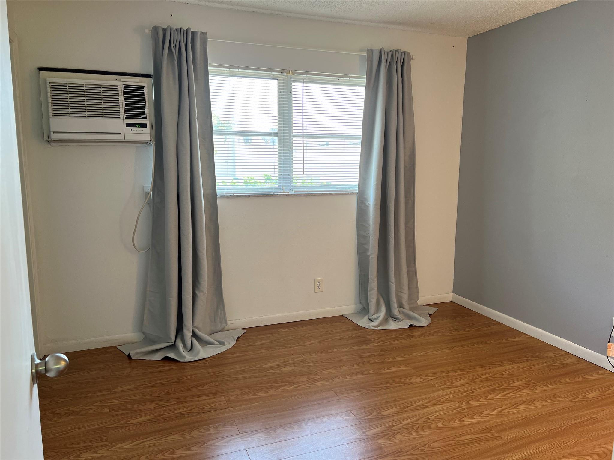Village Park At Oakland C - Residential Lease