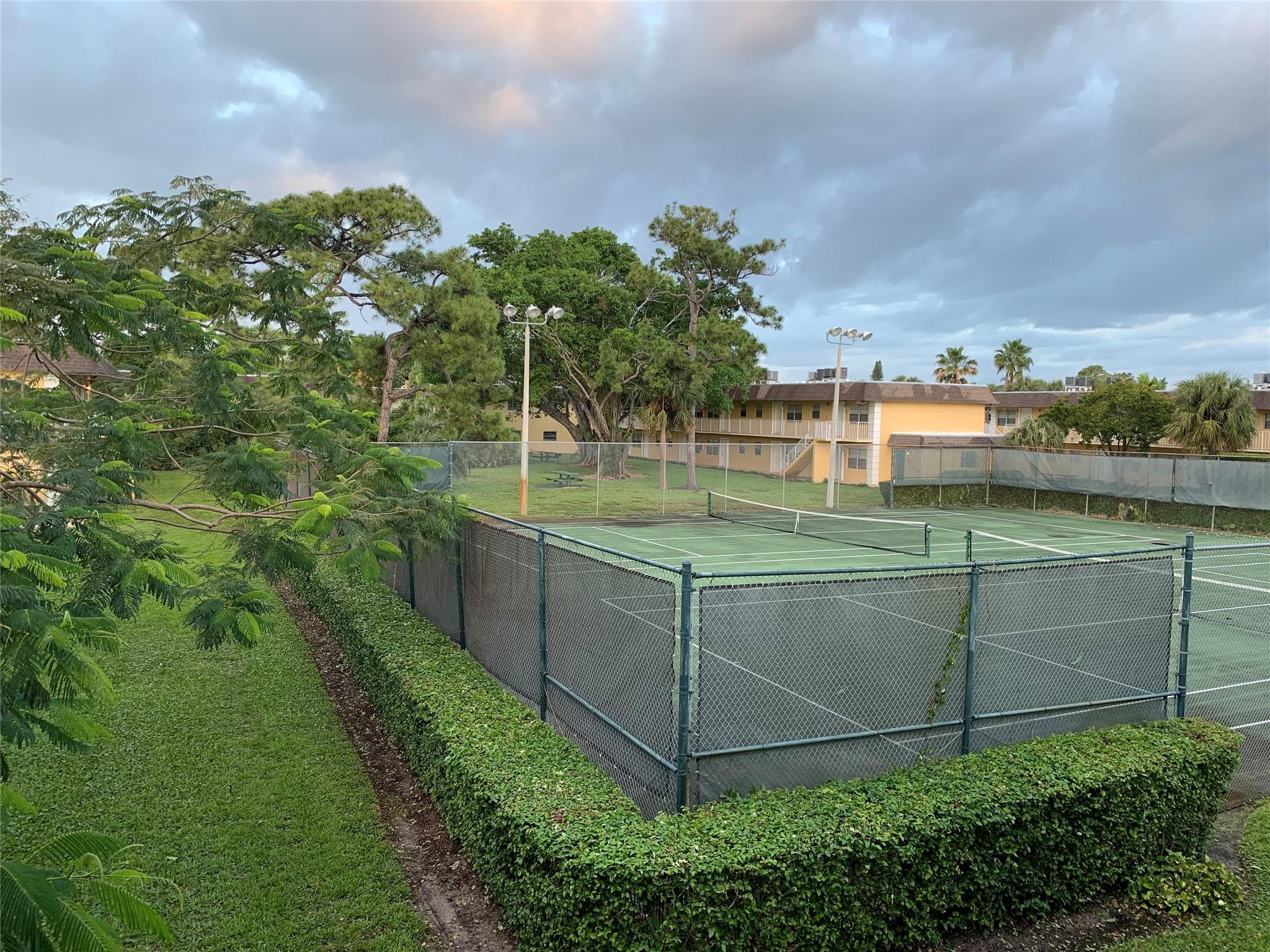 Village Park At Oakland C - Residential Lease