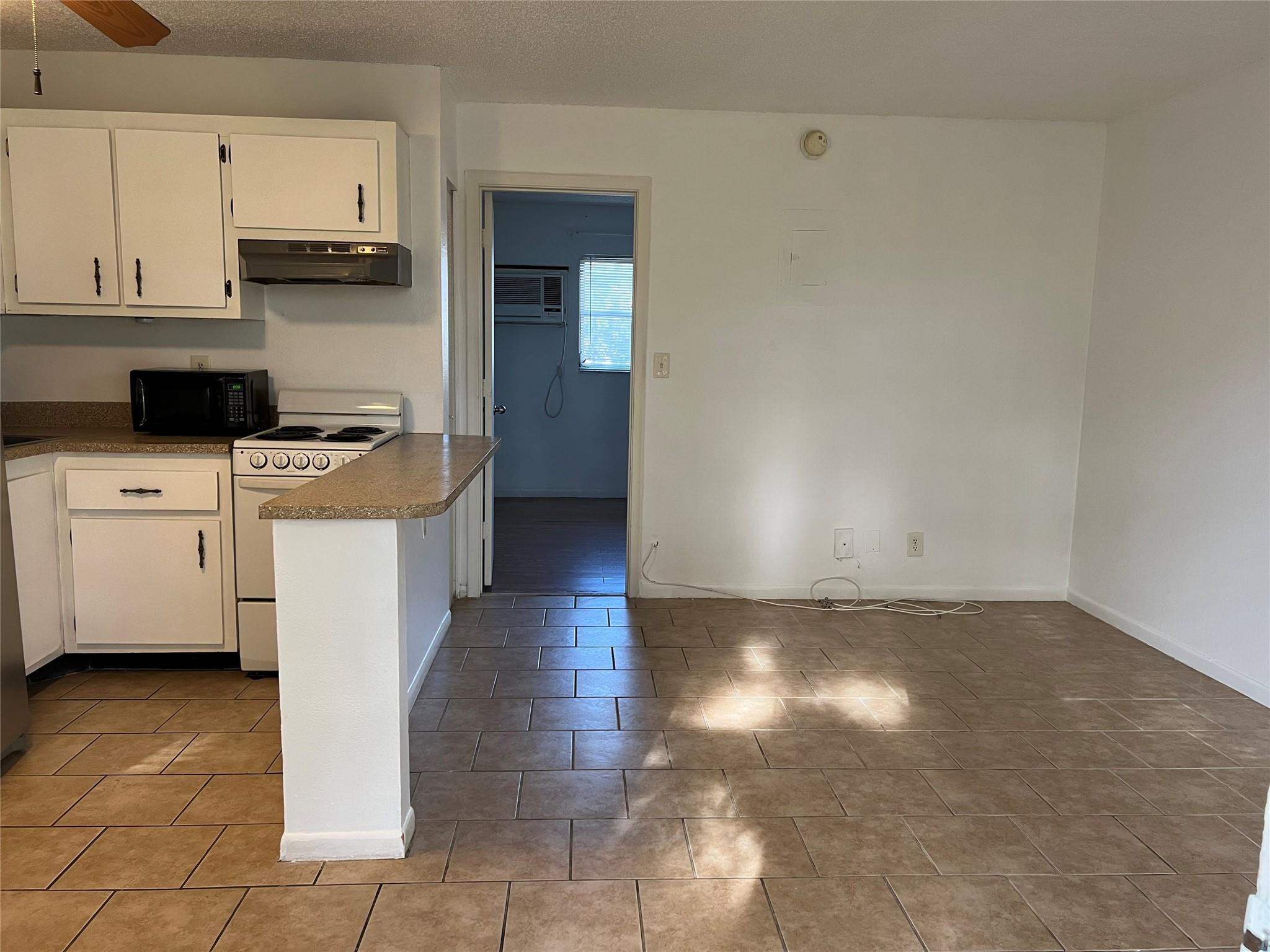Village Park At Oakland C - Residential Lease