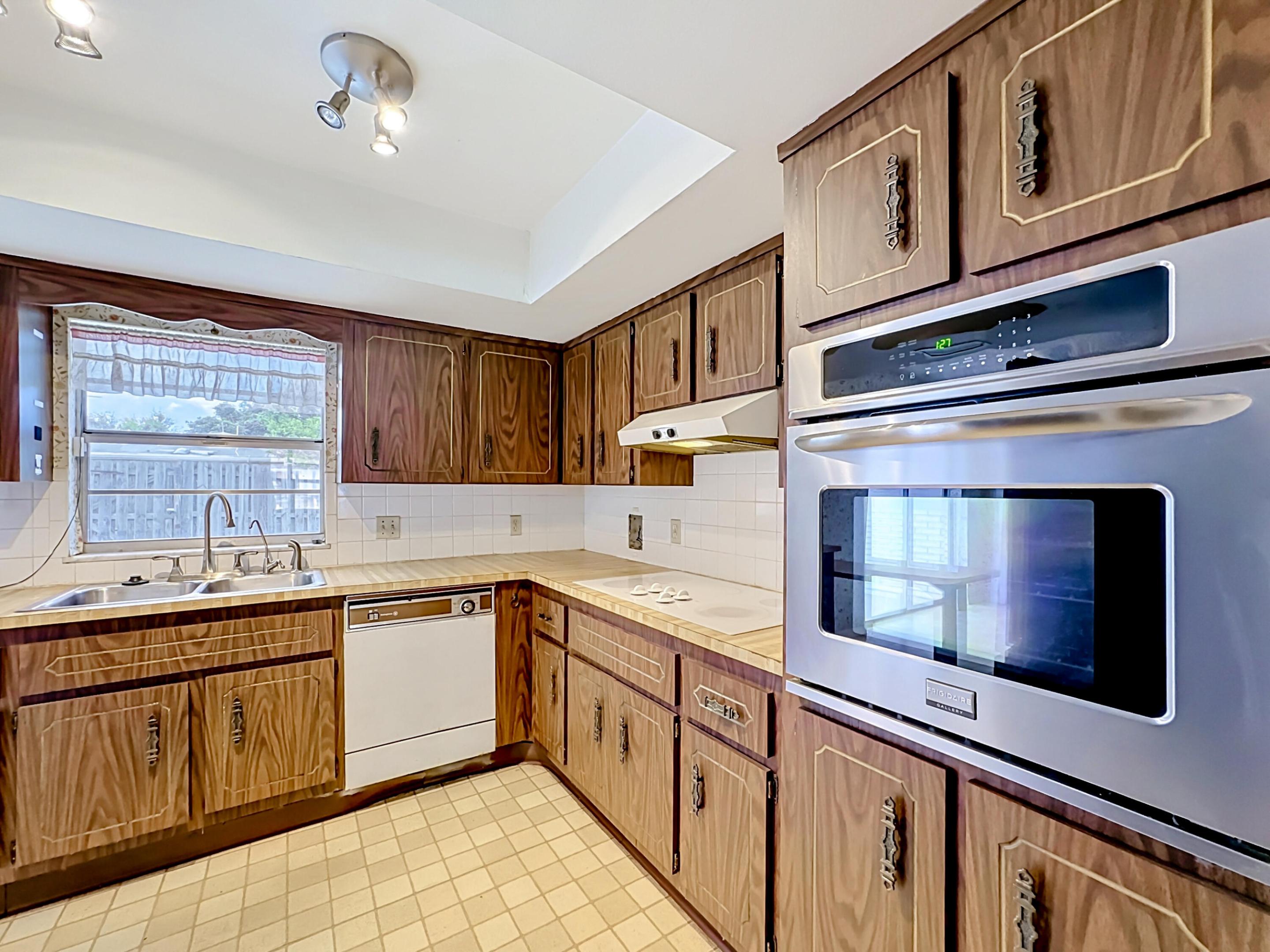 ORANGE BLOSSOM ESTATES - Residential