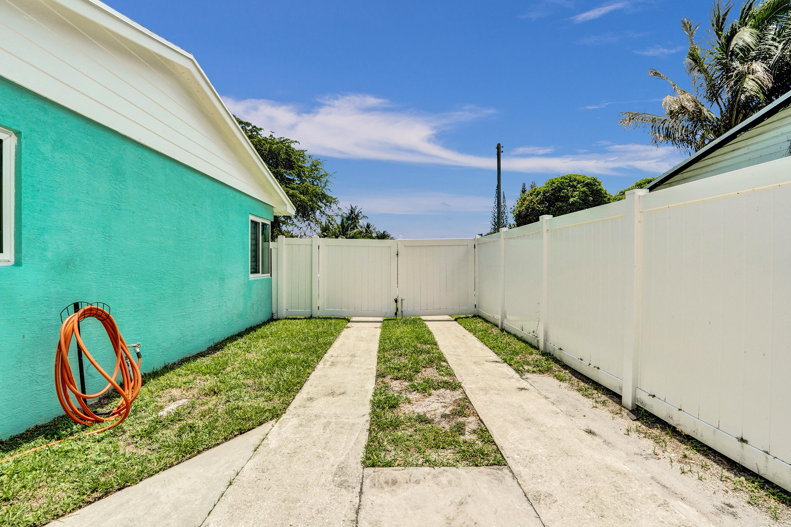 DELRAY BEACH HIGHLANDS SE - Residential