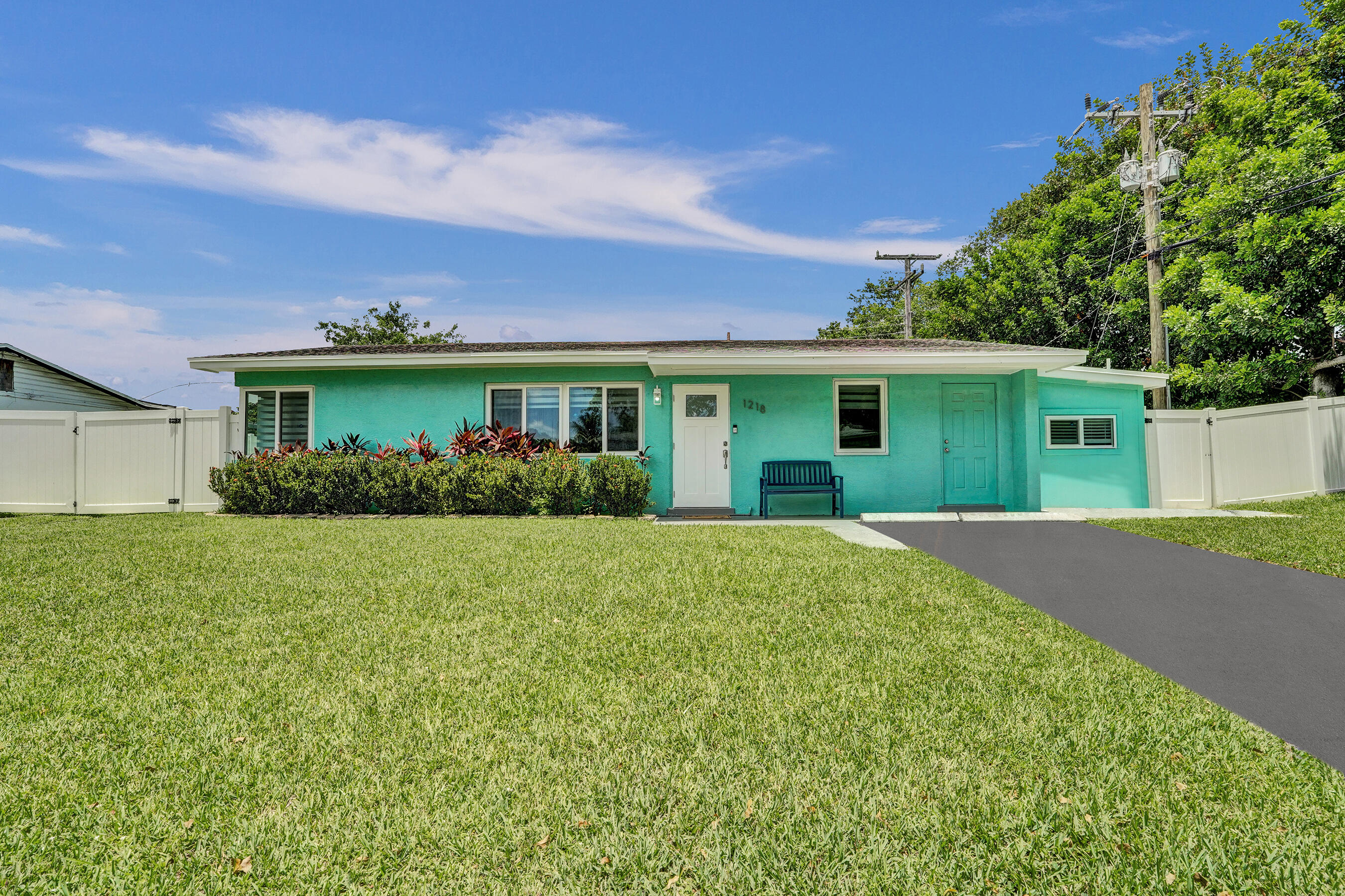 DELRAY BEACH HIGHLANDS SE - Residential