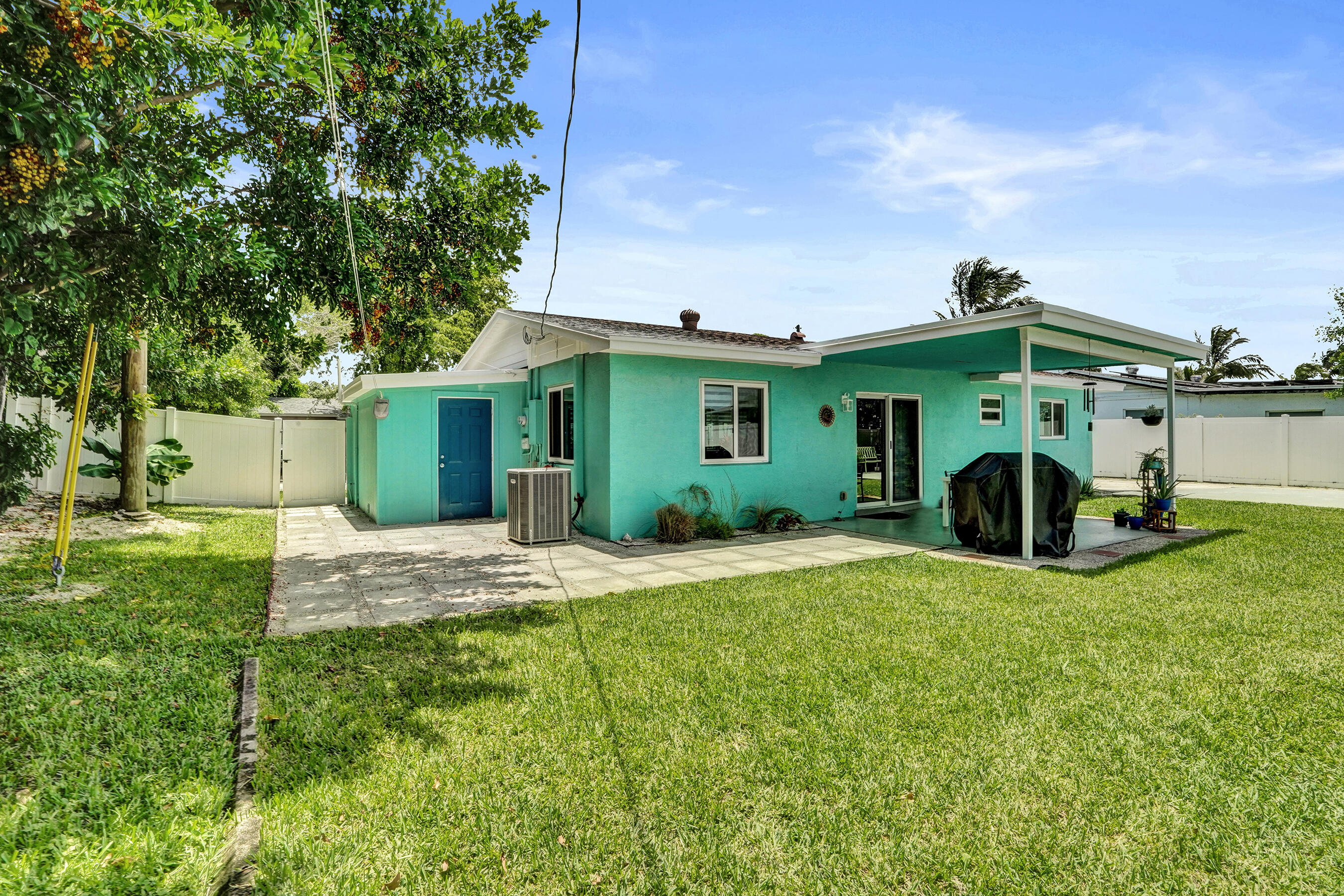 DELRAY BEACH HIGHLANDS SE - Residential