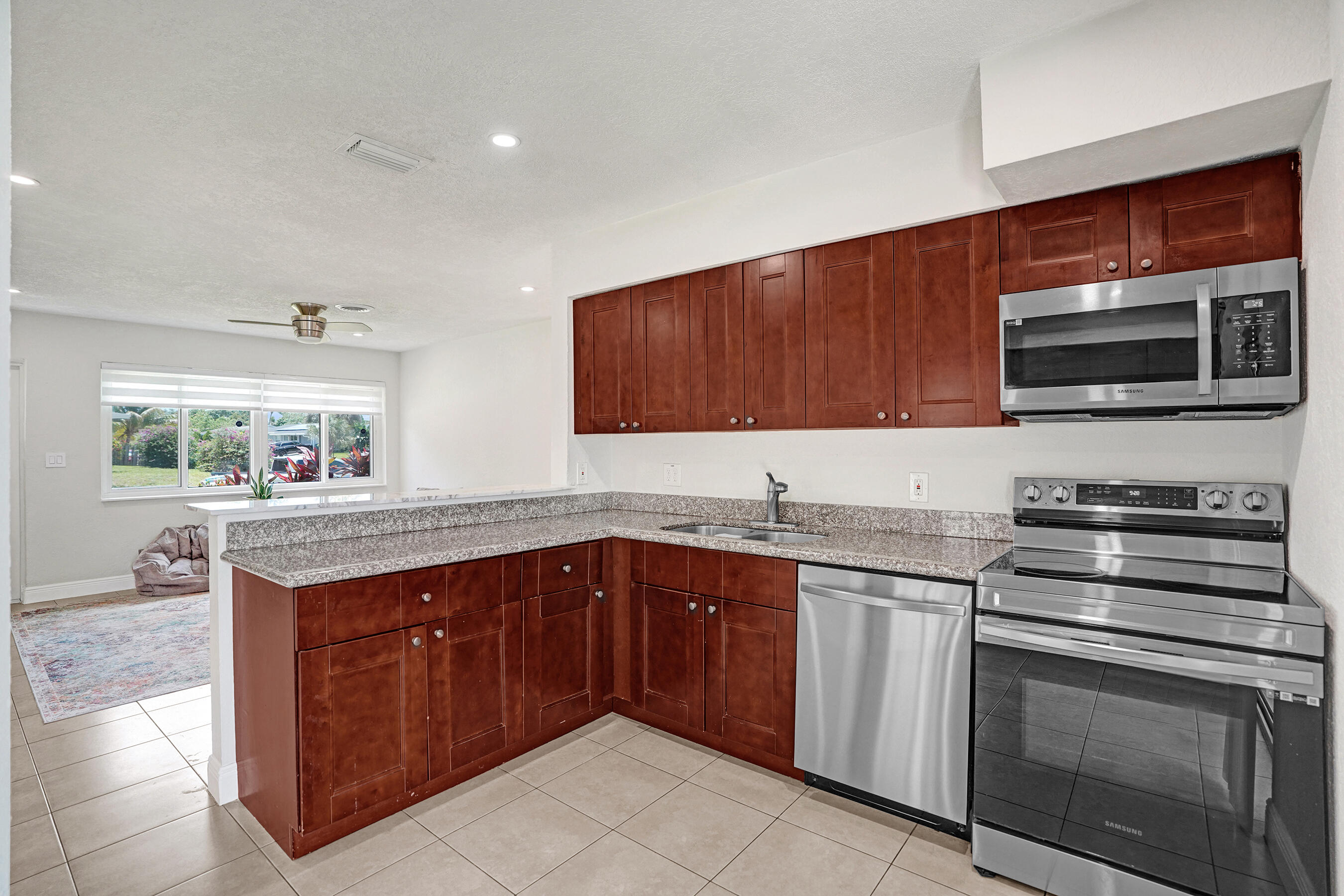 DELRAY BEACH HIGHLANDS SE - Residential