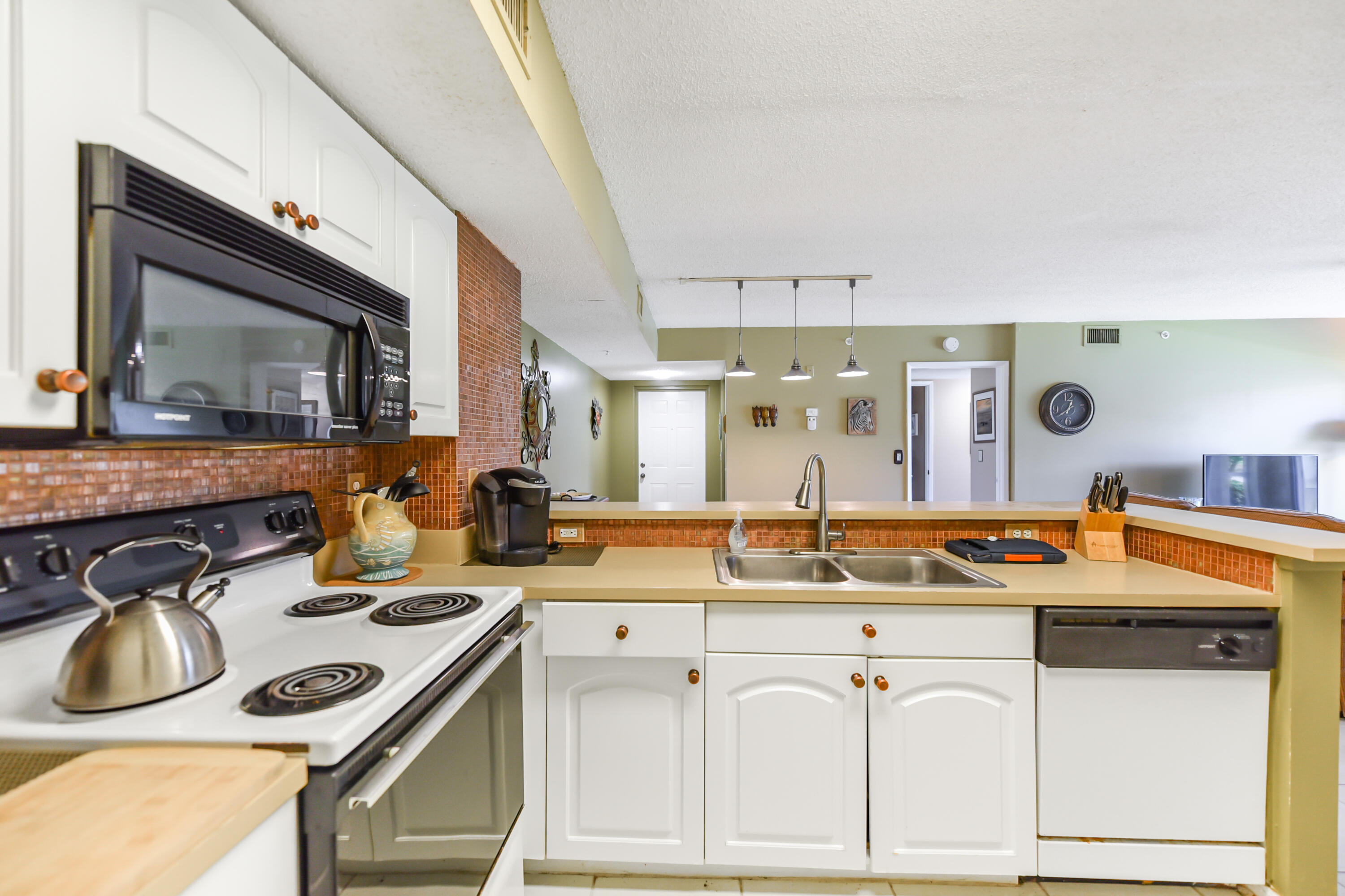 LAGUNA OF VERO BEACH - Residential