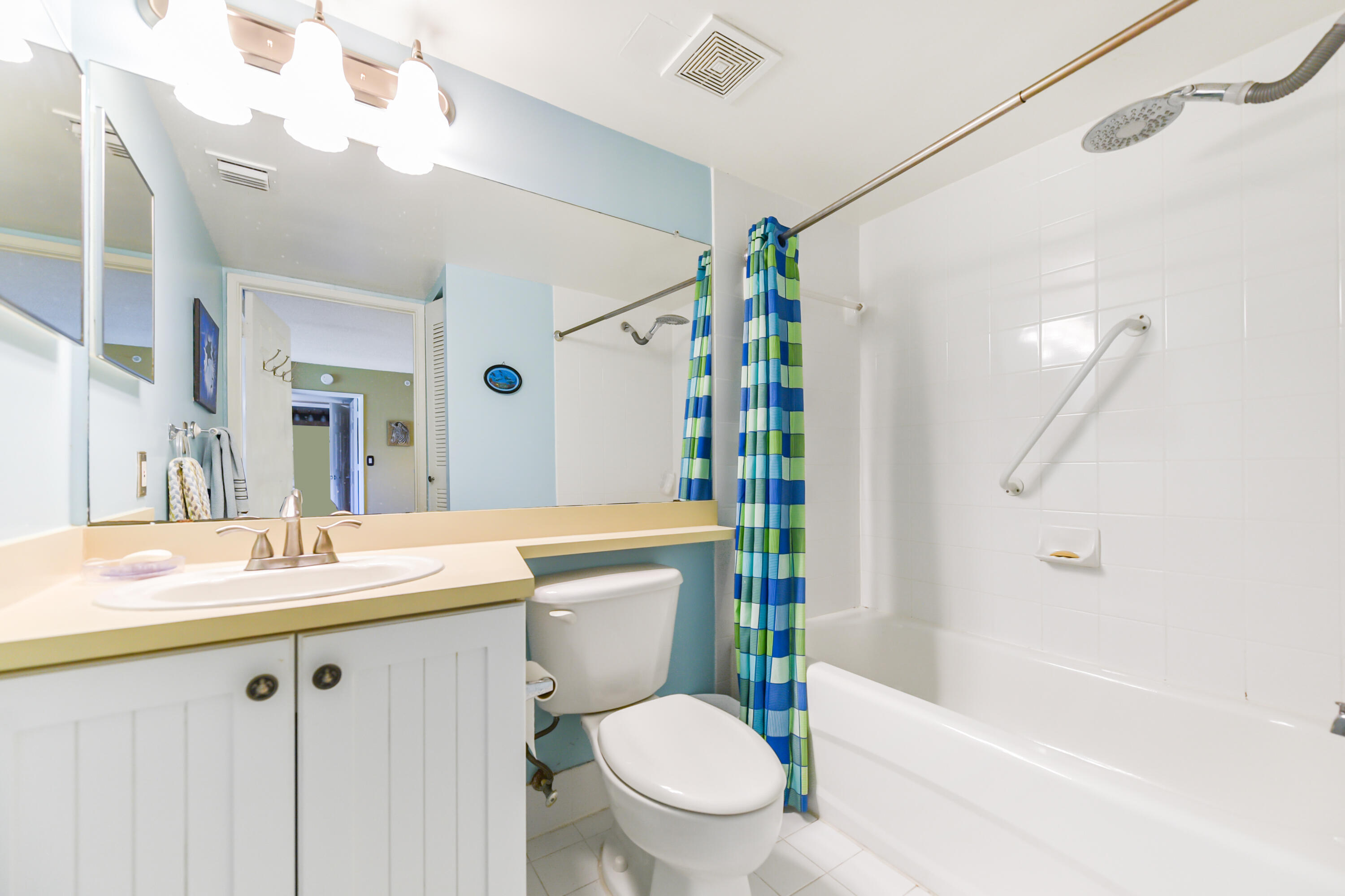 LAGUNA OF VERO BEACH - Residential