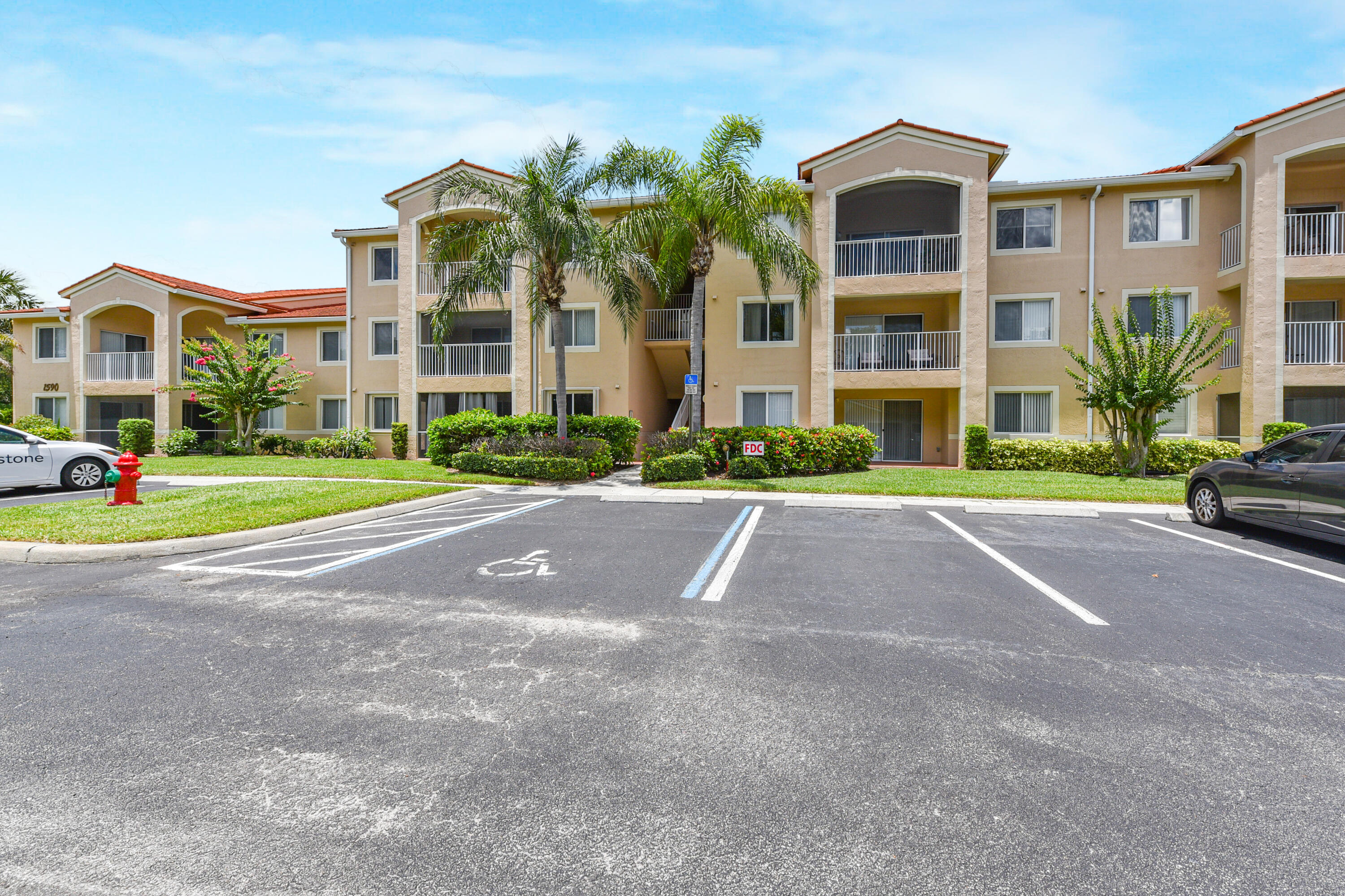 LAGUNA OF VERO BEACH - Residential