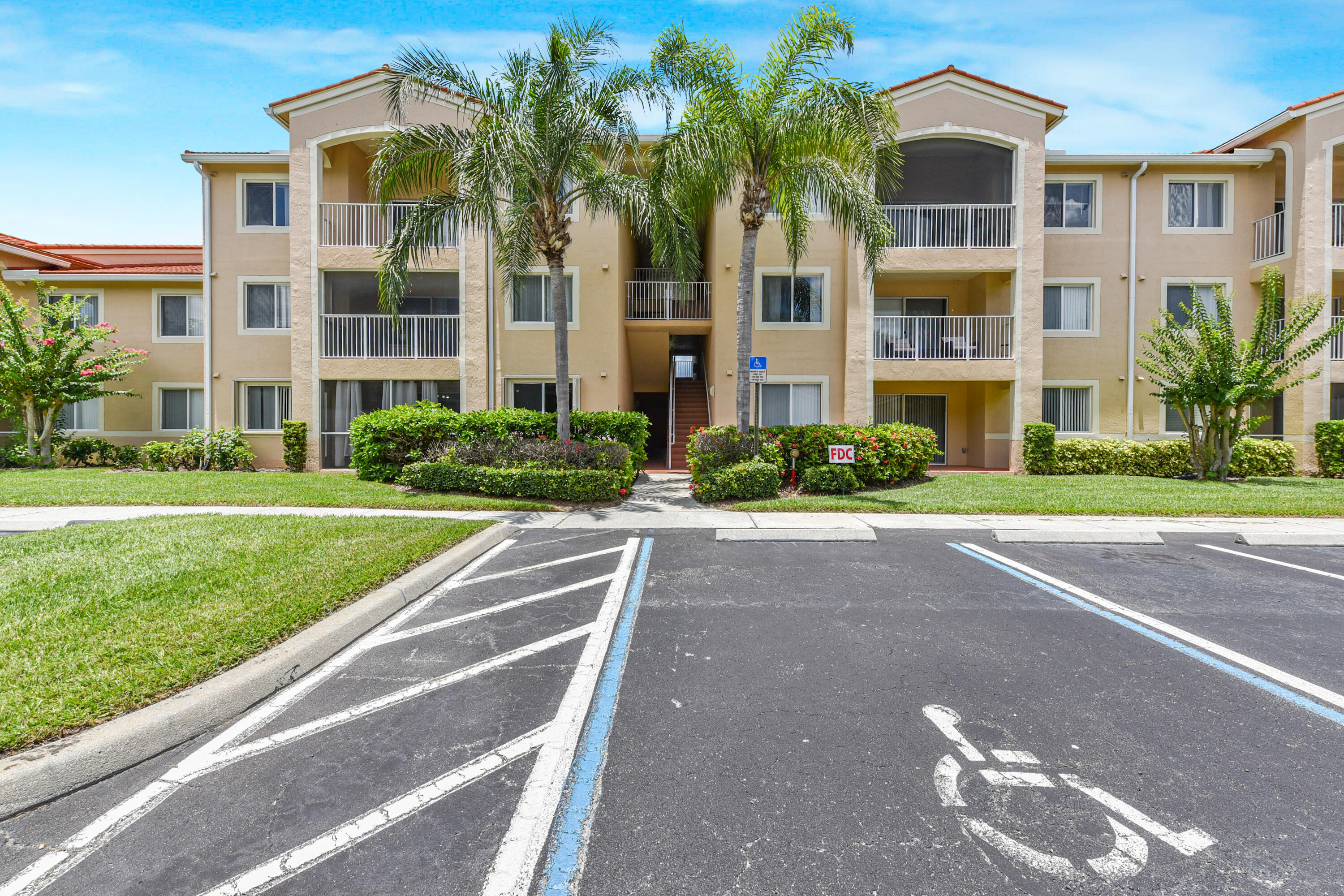 LAGUNA OF VERO BEACH - Residential