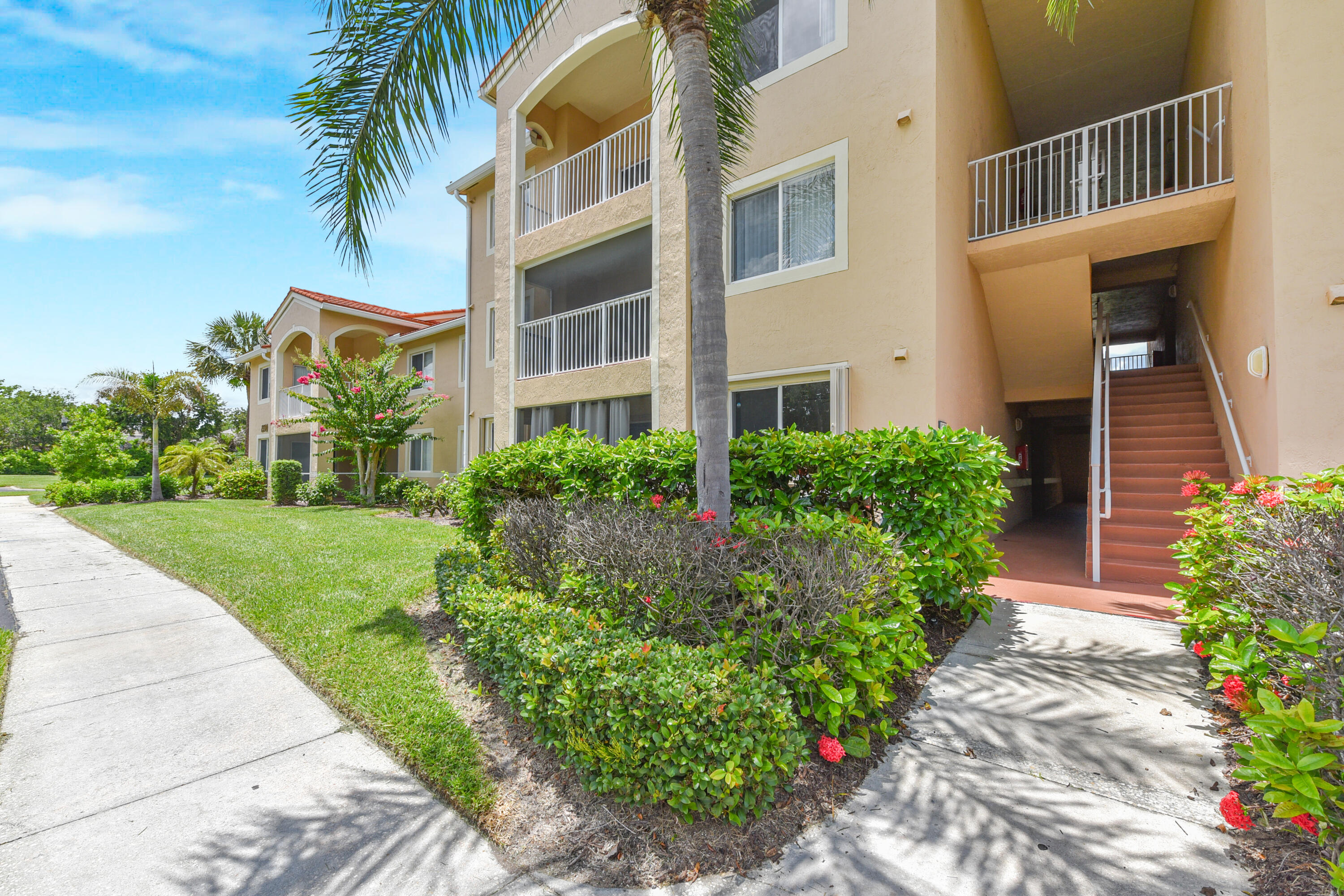LAGUNA OF VERO BEACH - Residential