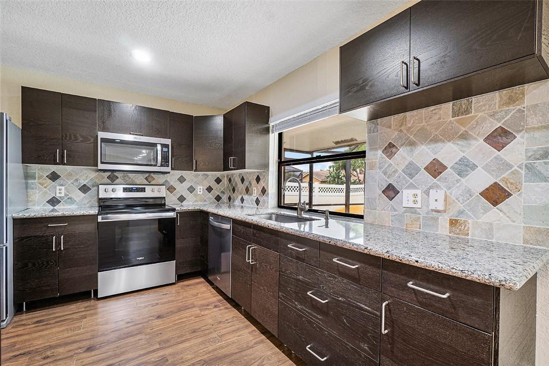 EASTRIDGE VILLAGE - Residential