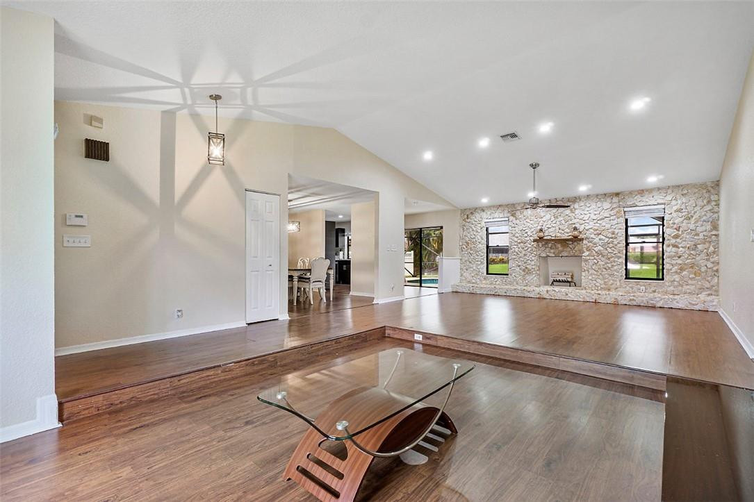 EASTRIDGE VILLAGE - Residential
