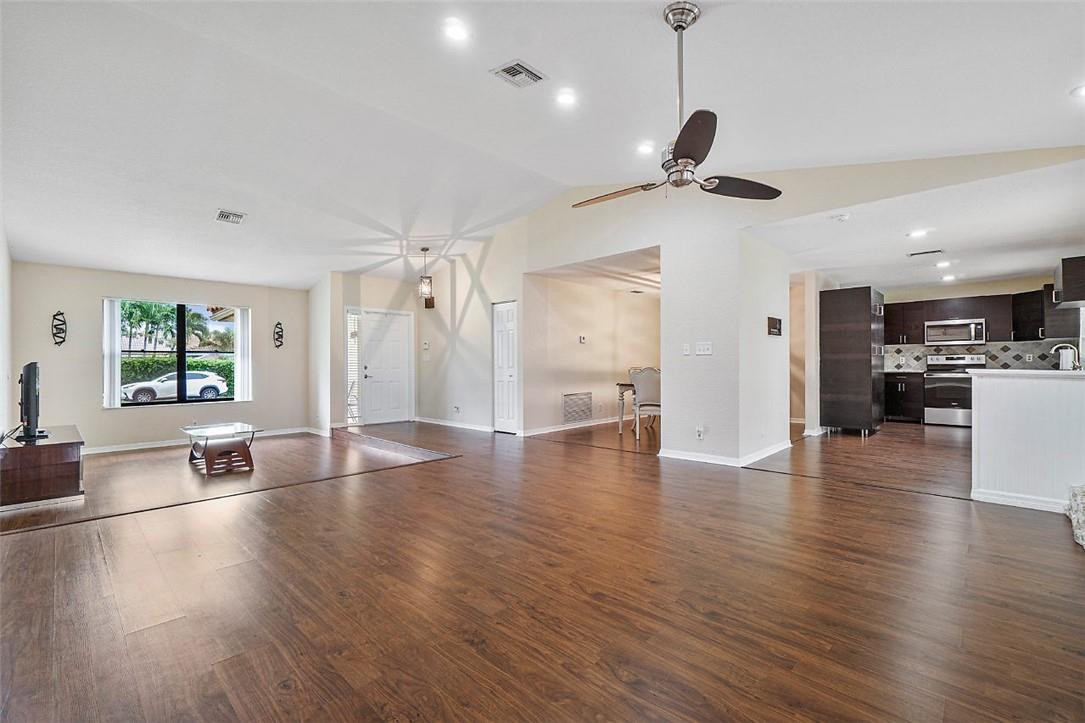 EASTRIDGE VILLAGE - Residential