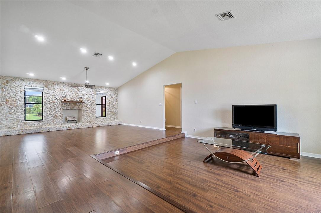 EASTRIDGE VILLAGE - Residential