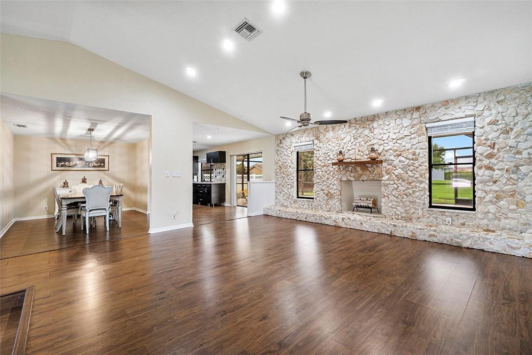EASTRIDGE VILLAGE - Residential