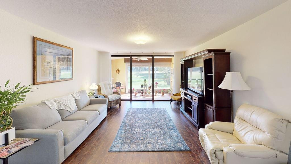 Country Club Apts - Residential