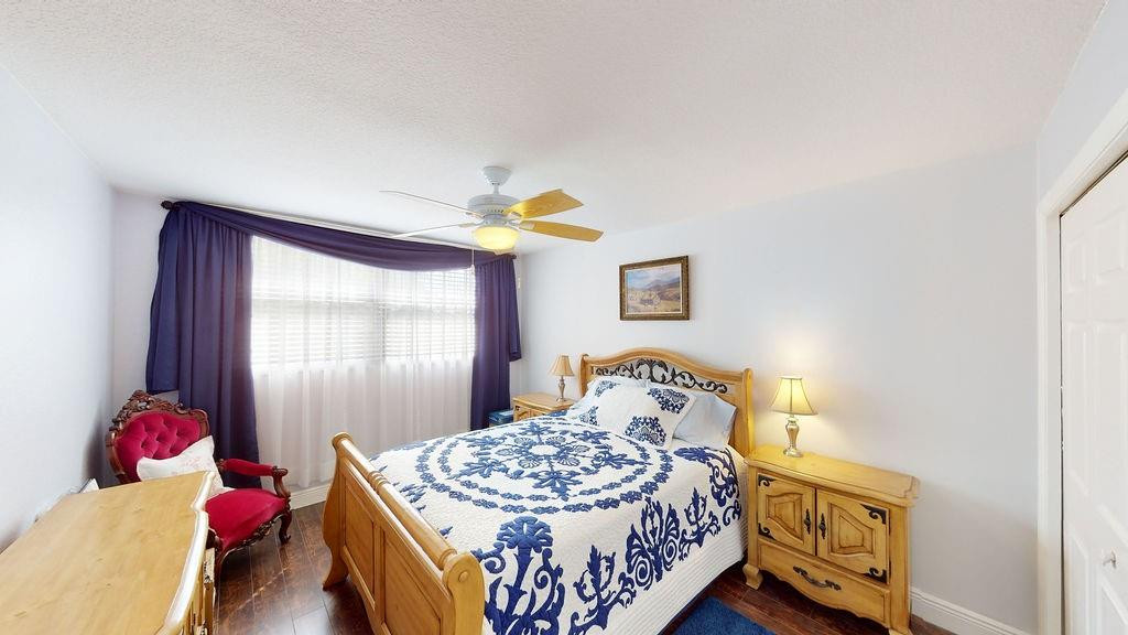 Country Club Apts - Residential