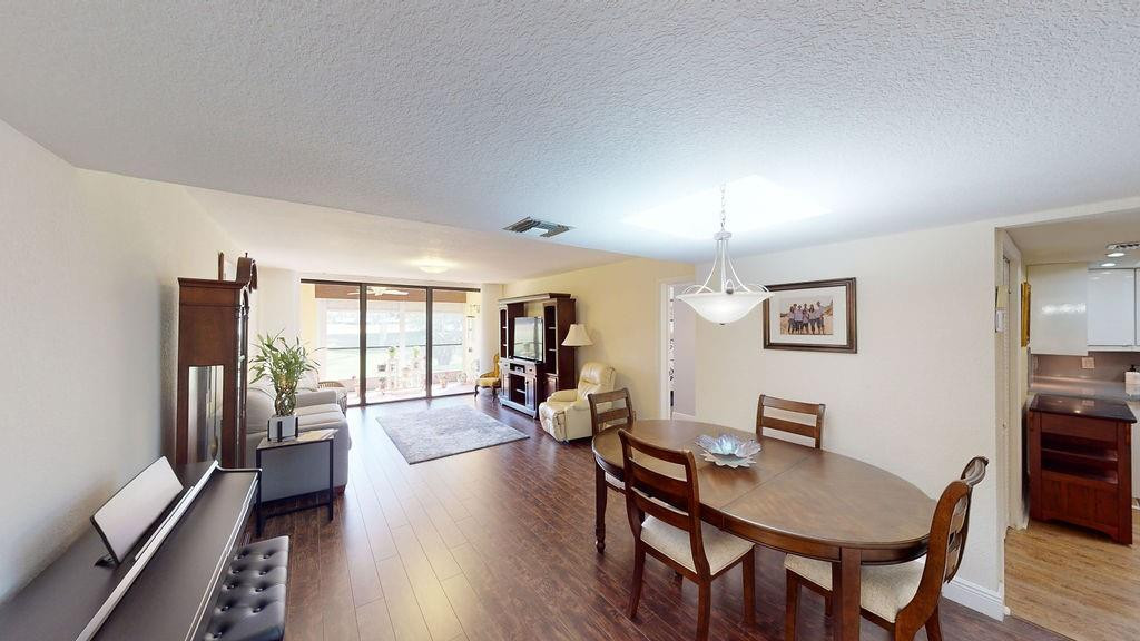 Country Club Apts - Residential