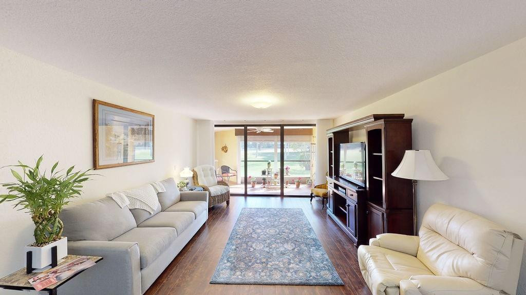 Country Club Apts - Residential
