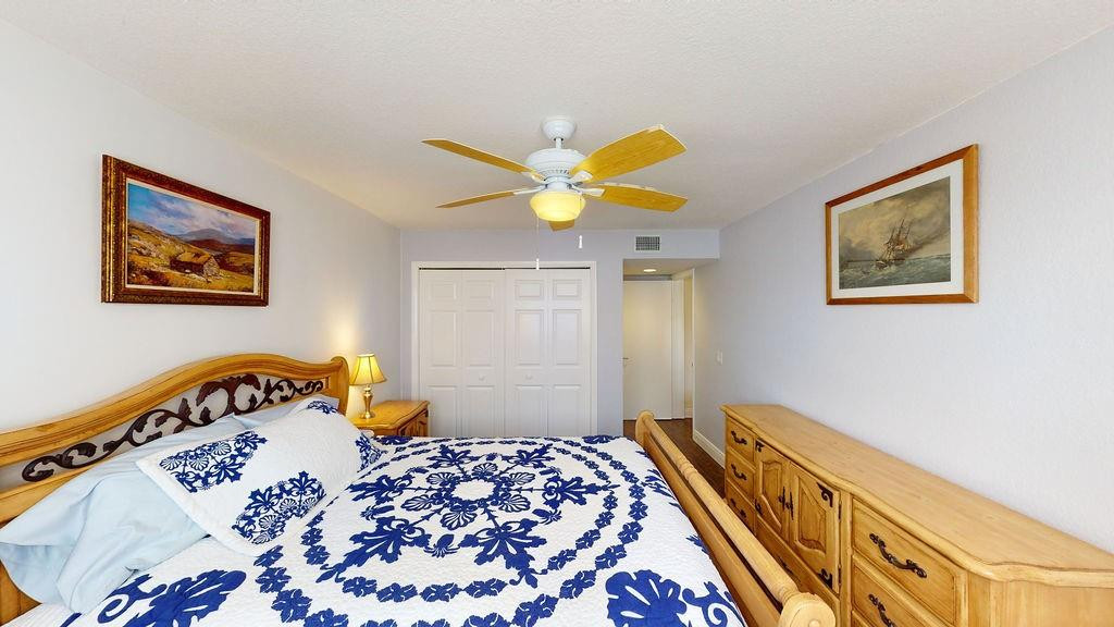 Country Club Apts - Residential