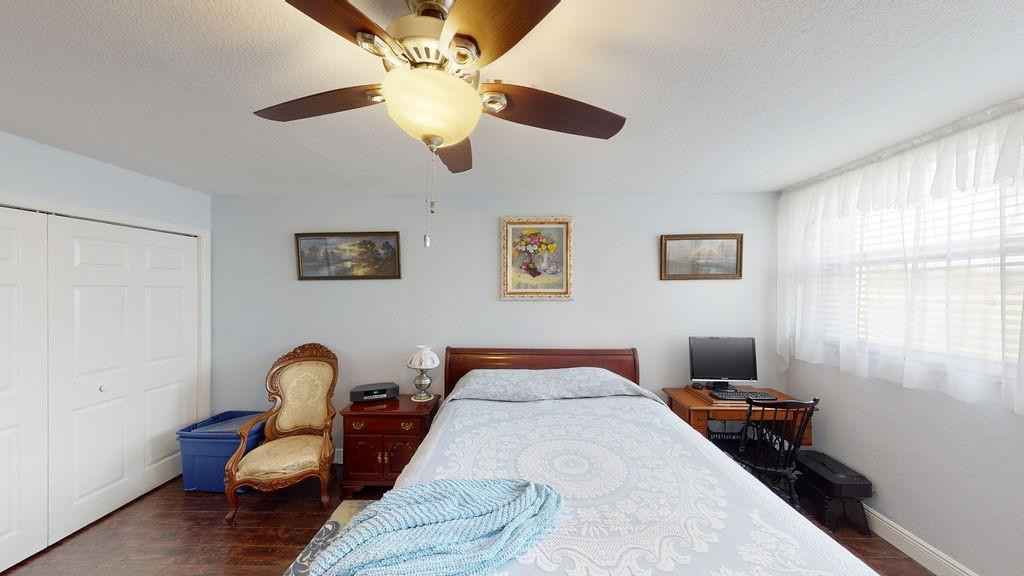 Country Club Apts - Residential