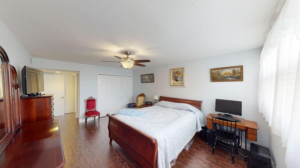 Country Club Apts - Residential