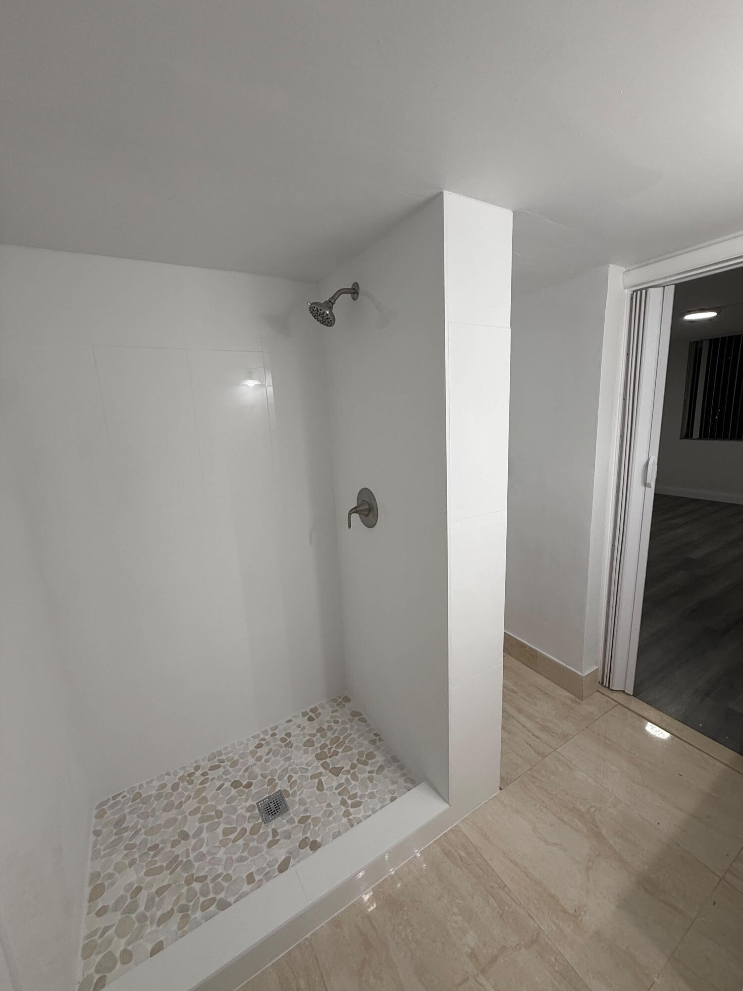 GATE THREE CONDO - Residential