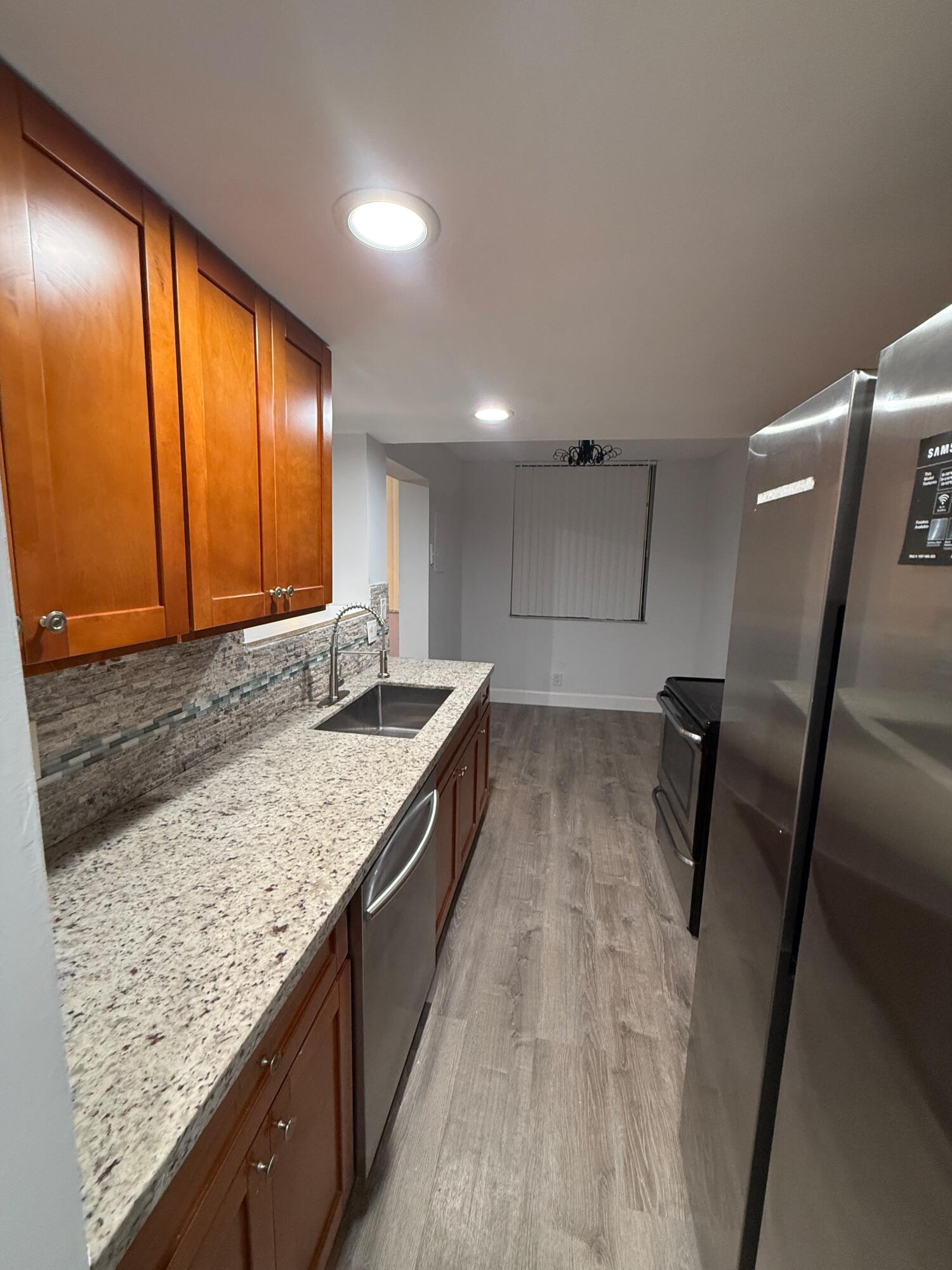 GATE THREE CONDO - Residential