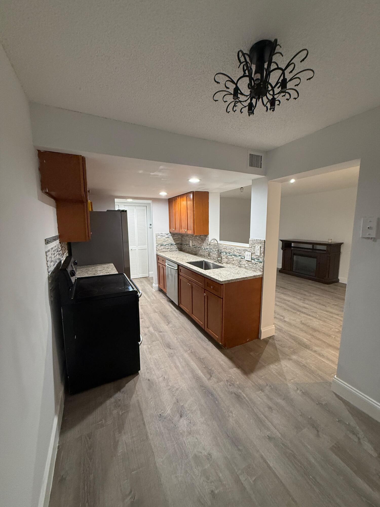 GATE THREE CONDO - Residential