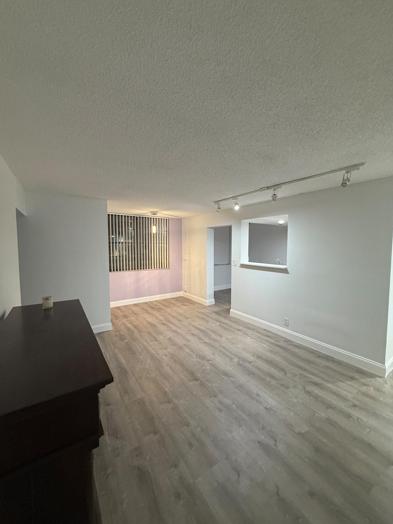 GATE THREE CONDO - Residential