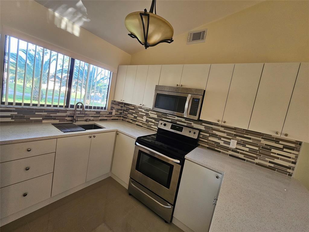 PORT ST LUCIE SECTION 39 - Residential Lease