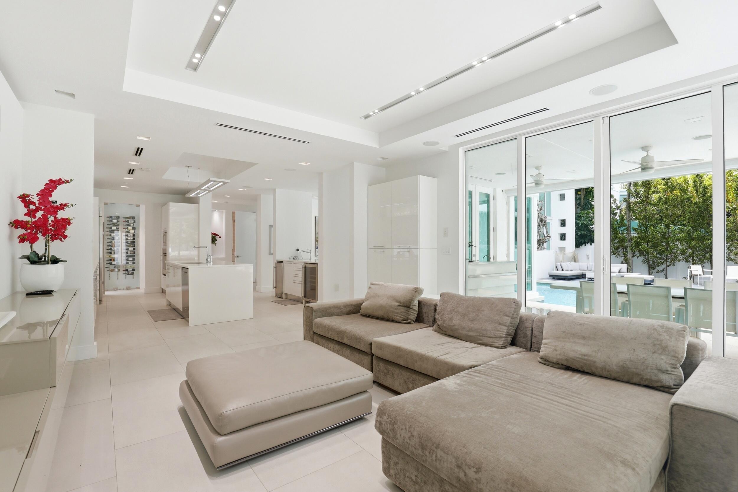 LAUDERDALE BEACH - Residential