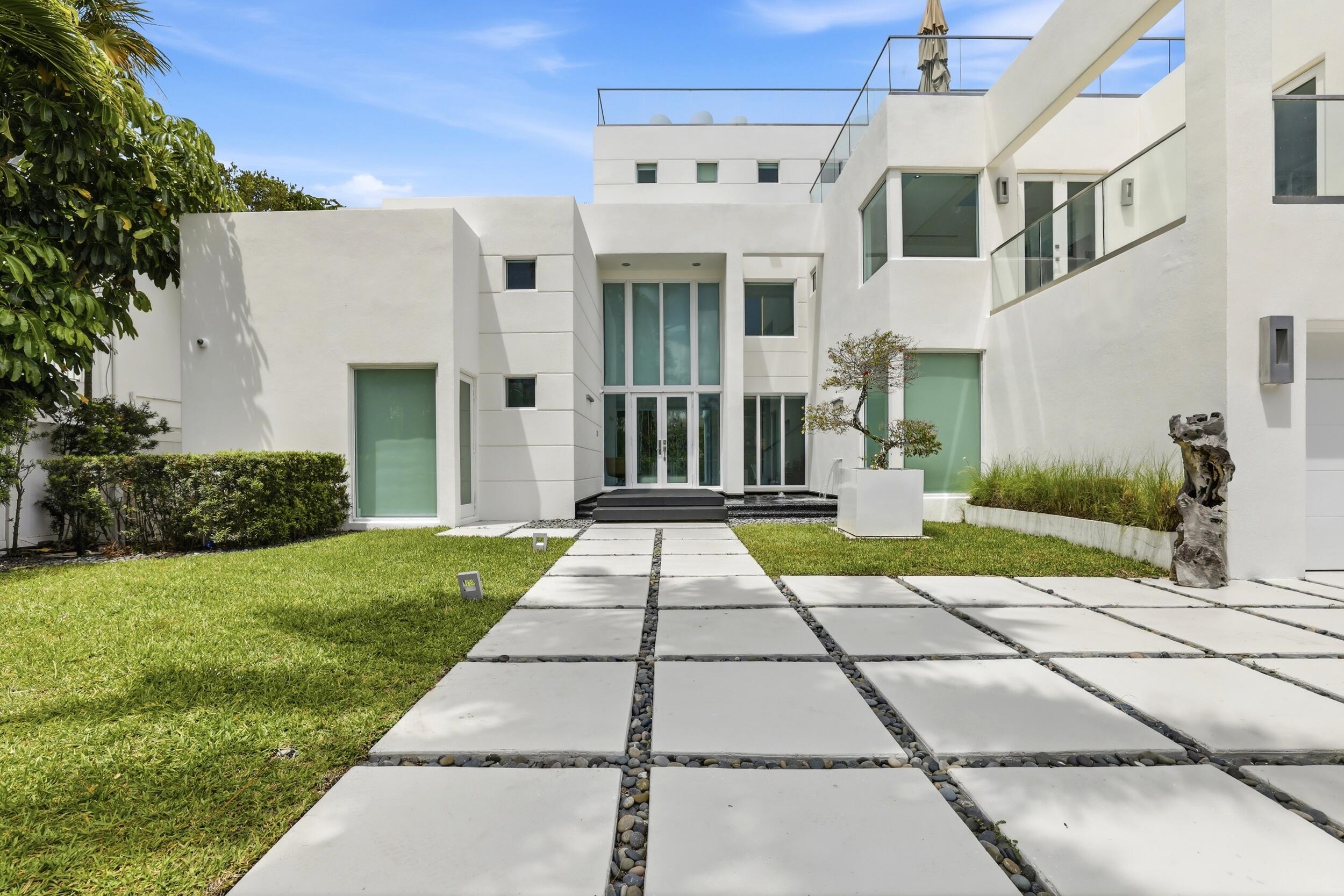 LAUDERDALE BEACH - Residential