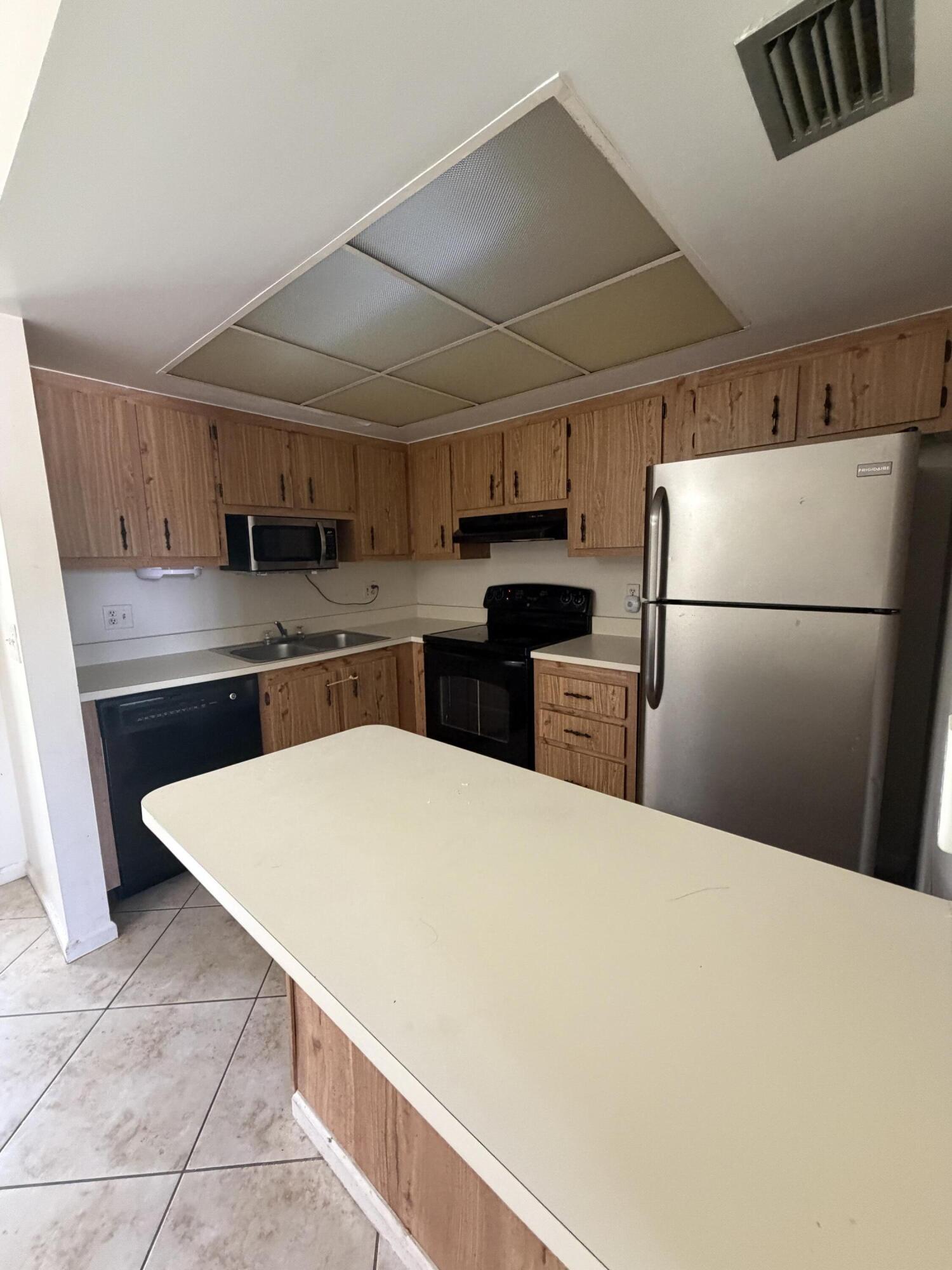 OAK COURT CONDO - Residential Lease