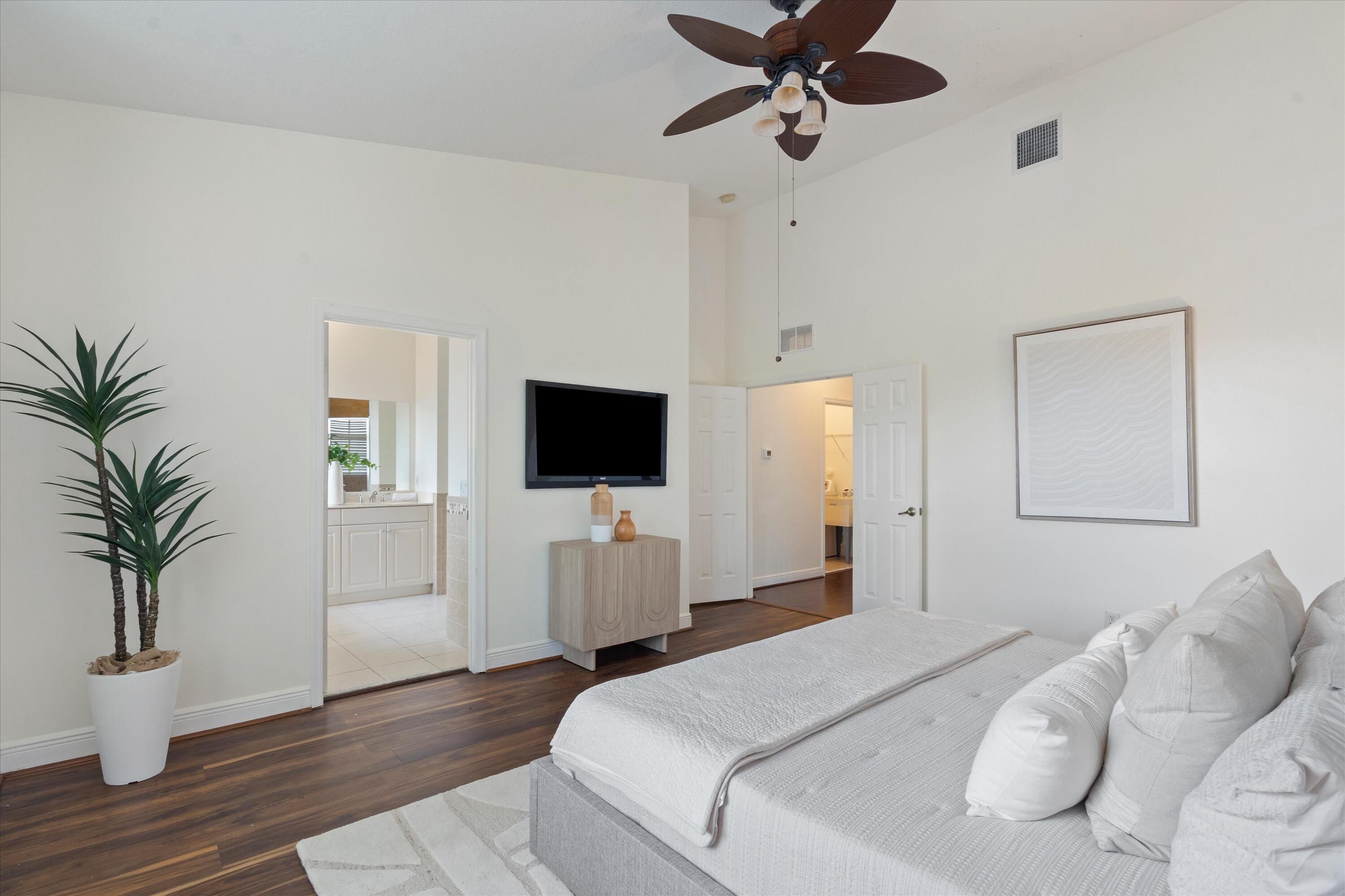ROLLING HILLS GOLF & TENNIS CLUB - Residential