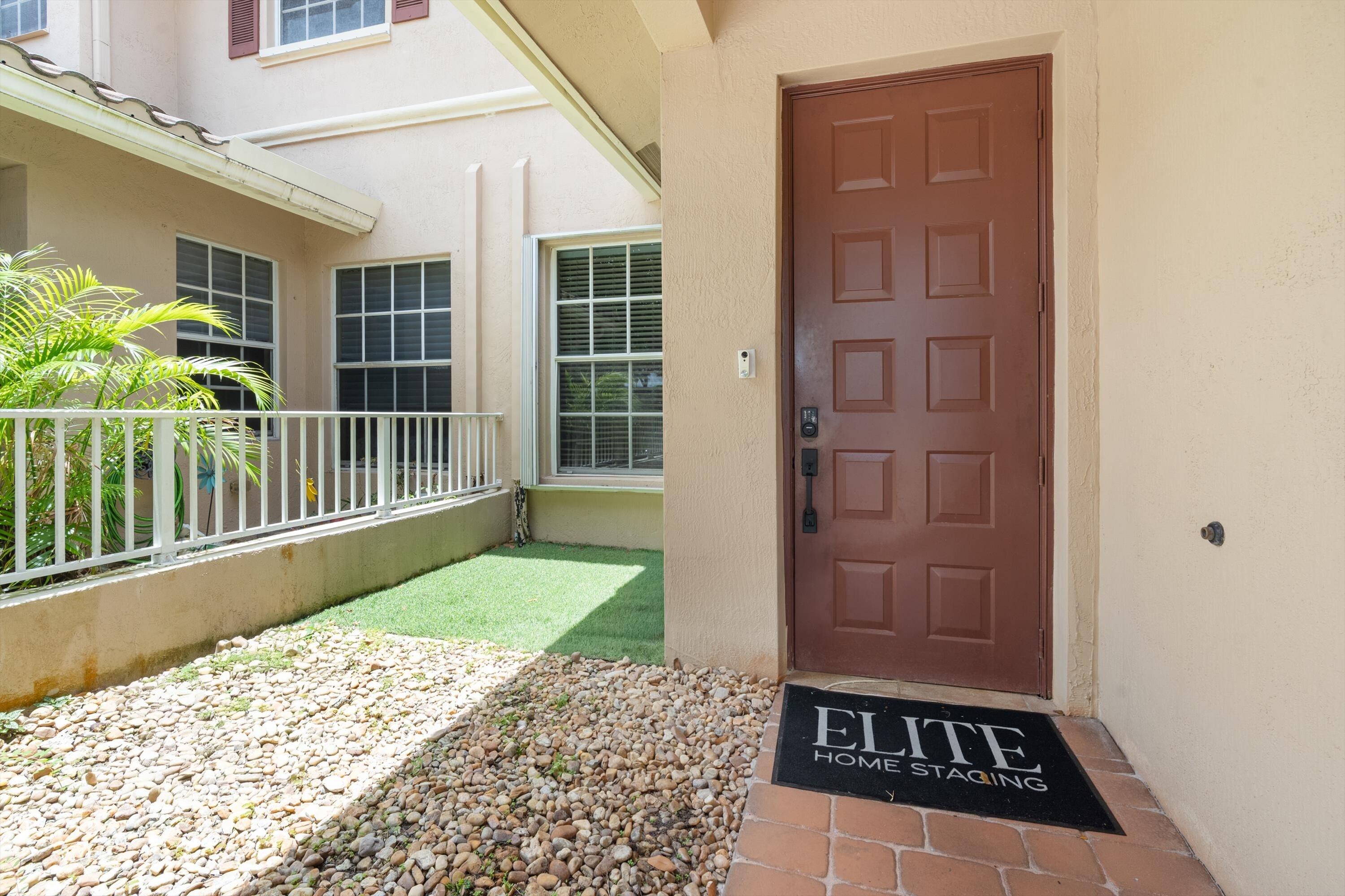 ROLLING HILLS GOLF & TENNIS CLUB - Residential