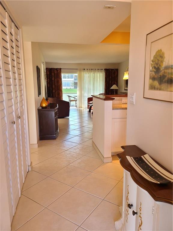 LAUDERDALE OAKS - Residential