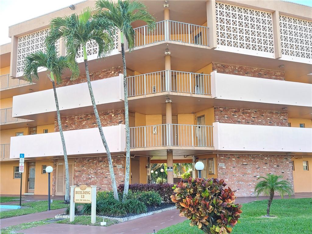 LAUDERDALE OAKS - Residential