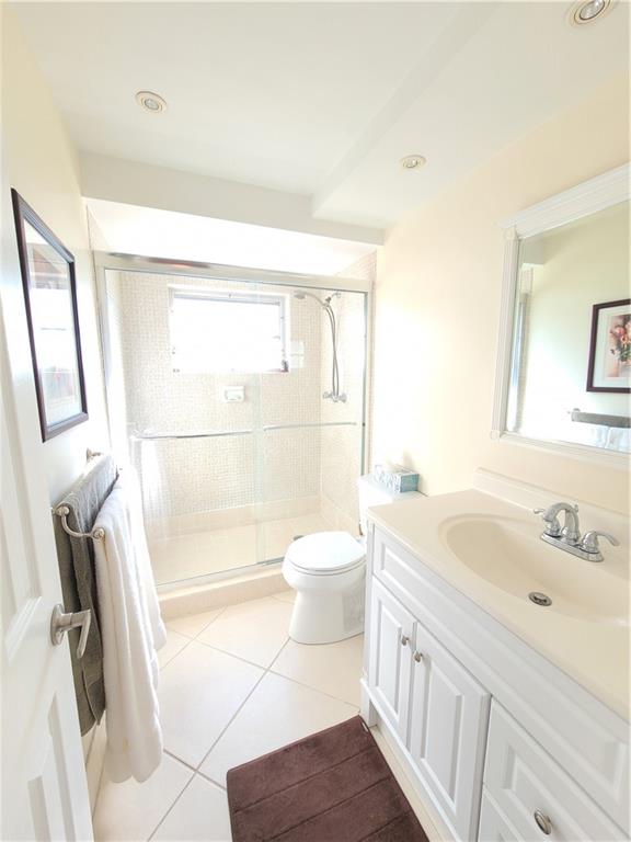 LAUDERDALE OAKS - Residential