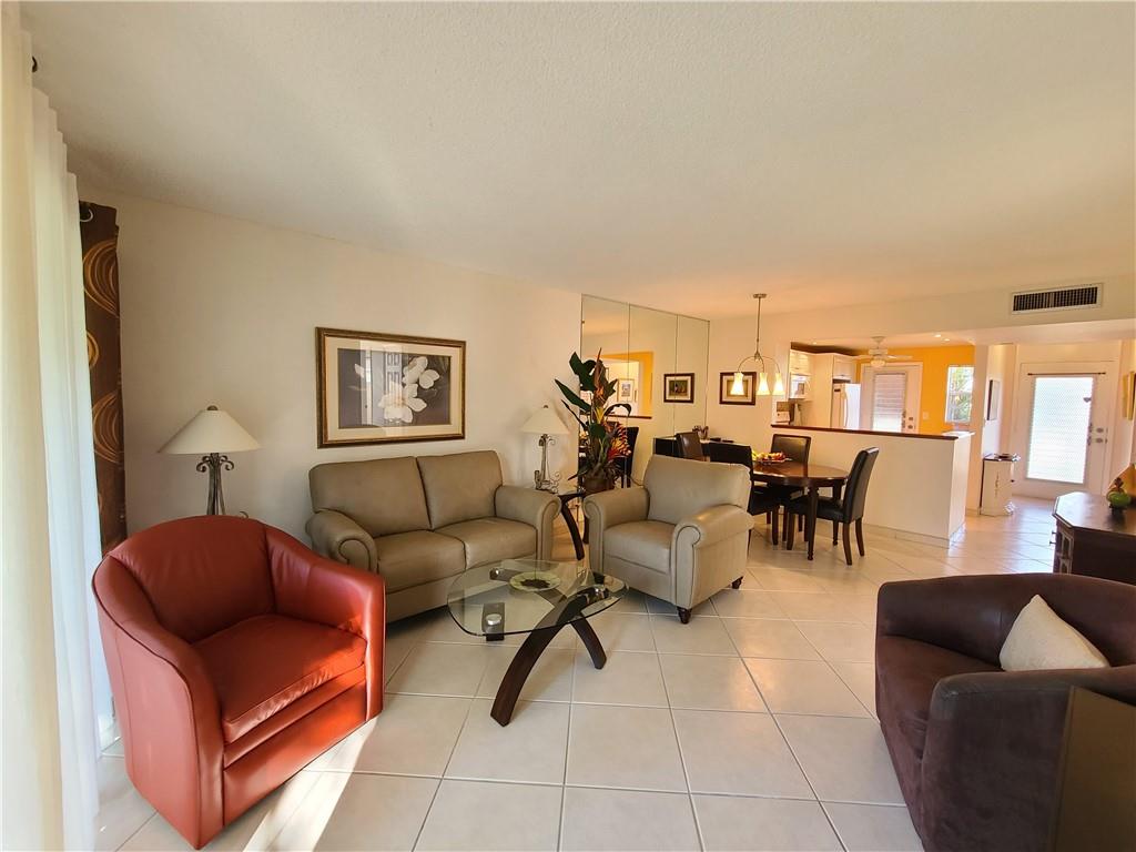 LAUDERDALE OAKS - Residential