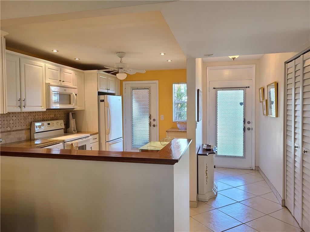 LAUDERDALE OAKS - Residential