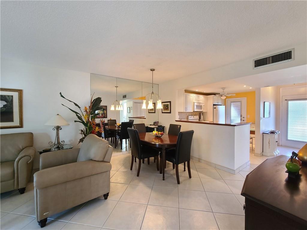 LAUDERDALE OAKS - Residential