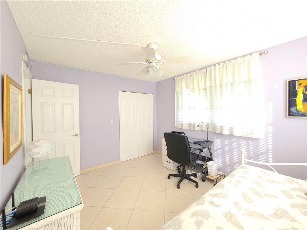 LAUDERDALE OAKS - Residential