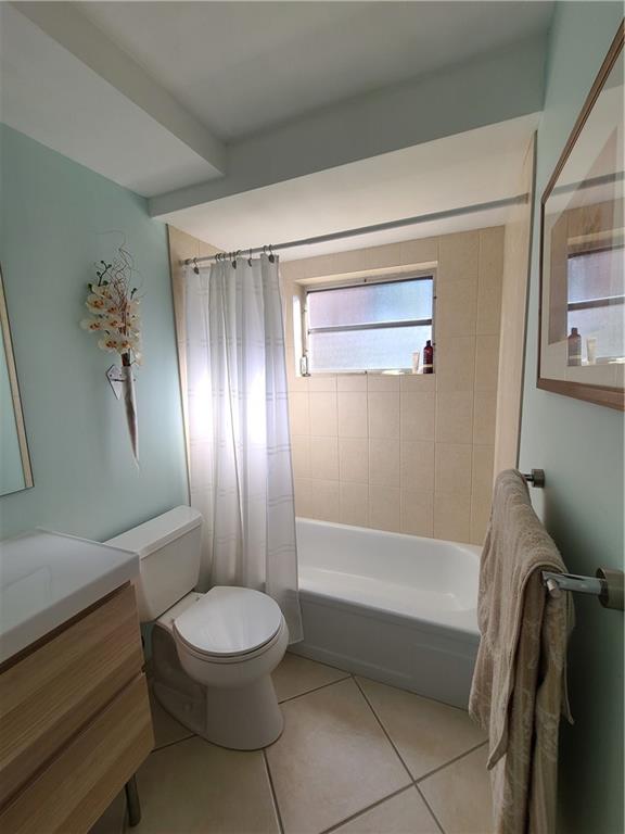 LAUDERDALE OAKS - Residential